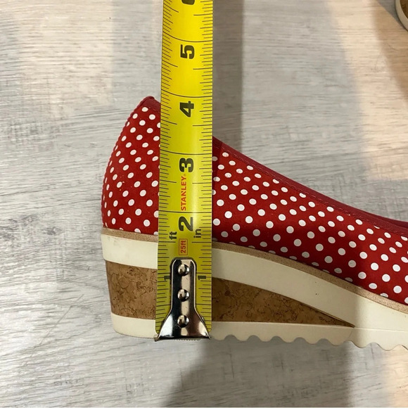 Remote NWOT Red and White Polka dot wedge slip on sandals Size 10-10.5 - Picture 8 of 16